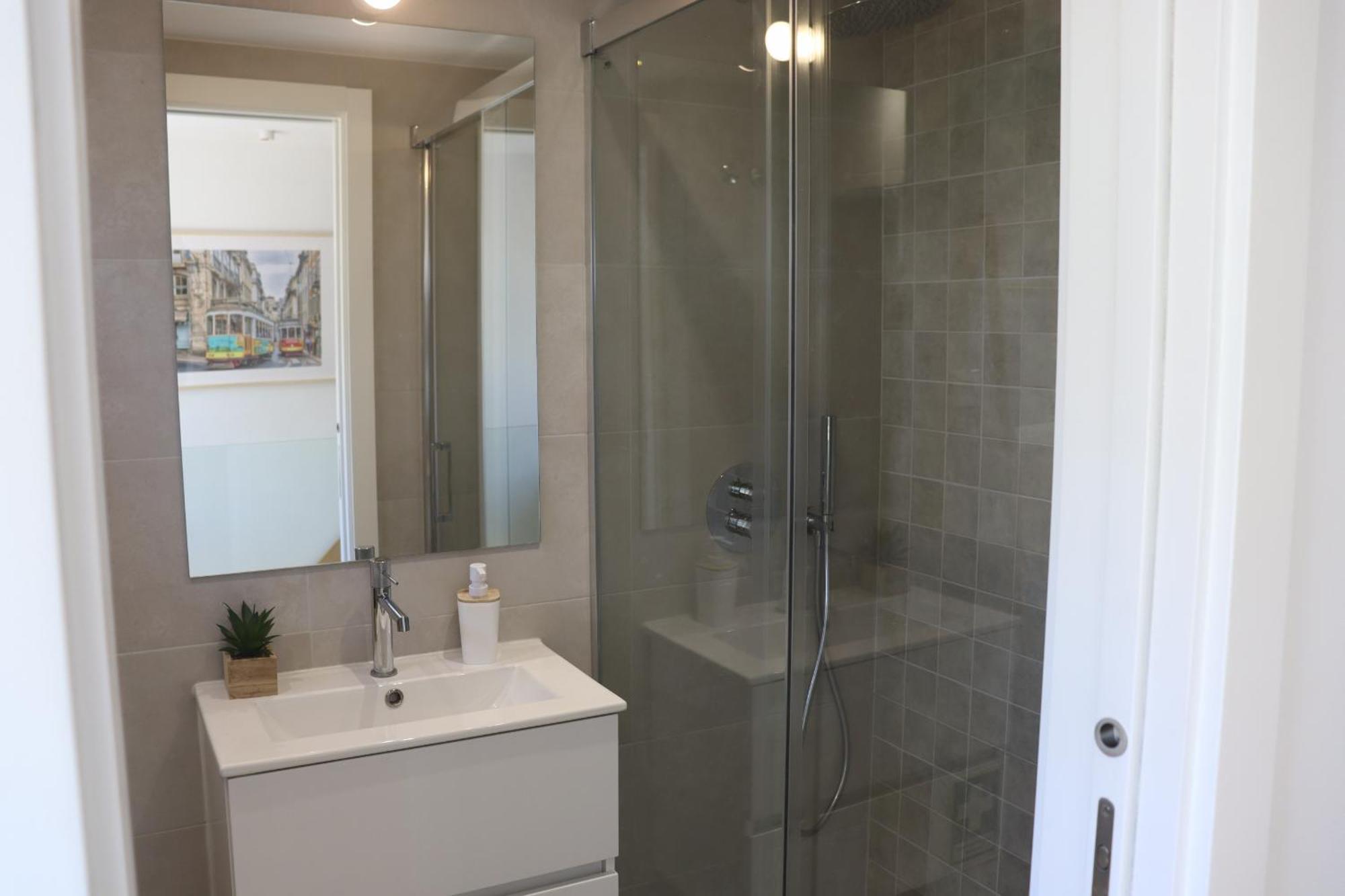 Lisbon, T2 Renewed Duplex With River View, Beato, Lisbon Bagian luar foto